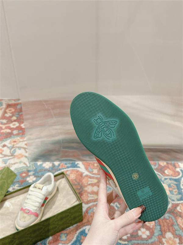 20243521352440 28011